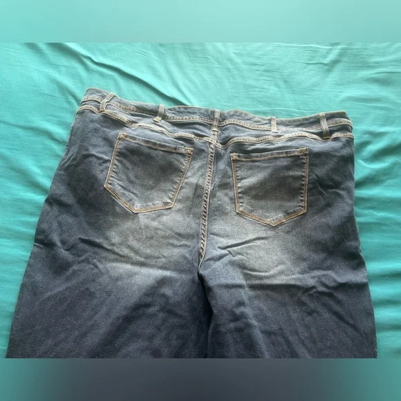 Torrid Size 28 Luxe Slim Boot Jean Mid Wash - Picture 12 of 12
